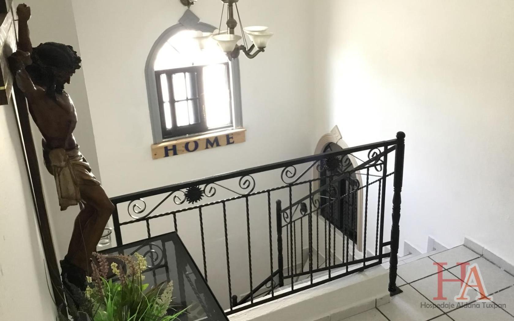 Hospedaje Aldana - Casa La Vista En Zona Verde 툭스판 외부 사진